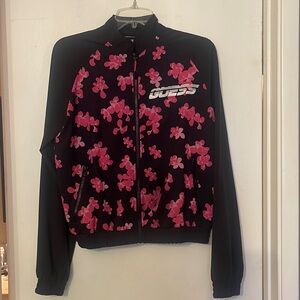 Guess Light weight windbreaker Size Small